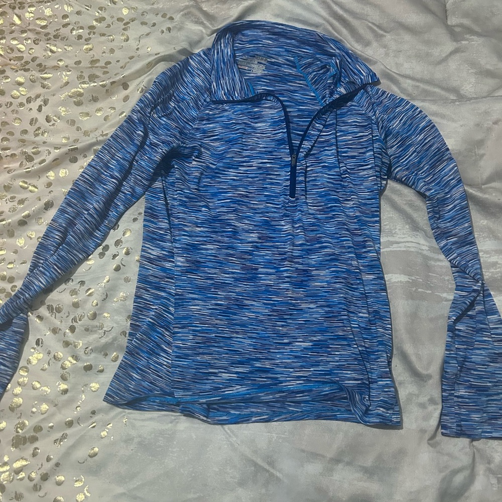 Women’s Under Armour half zip light weight work out shirt